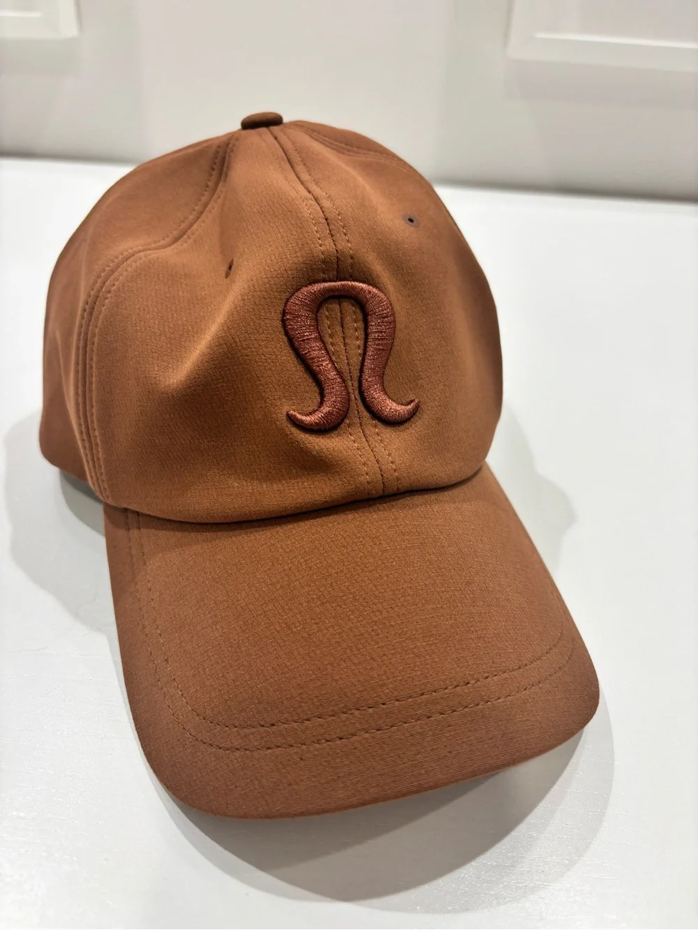 Lululemon Women’s Adjustable Baseball Hat 🤎 - Picture 1 of 2